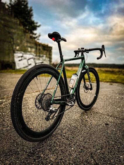 Bombtrack Hook EXT C glossy green | bikebrothers.cz