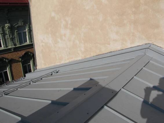 Roofman - Střechy a stavby na klíč| Rekonstrukce střechy Olomouc RUUKKI Classic 40