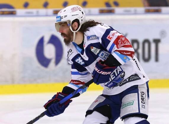Peter Mueller Kometa.jpg