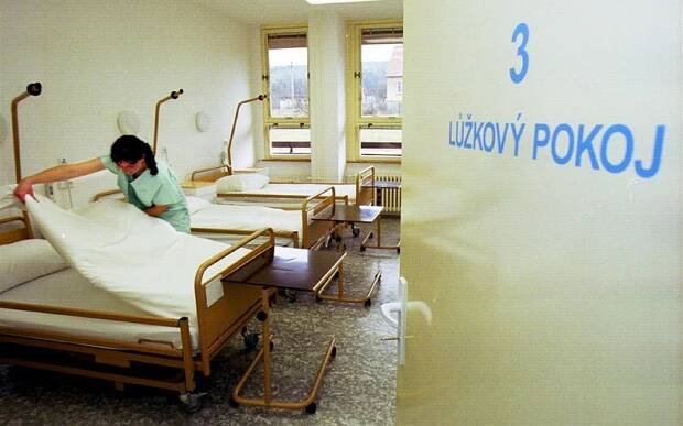 Nemocnice zapomněla informovat rodinu o úmrtí pacientky, příbuzní jsou v šoku