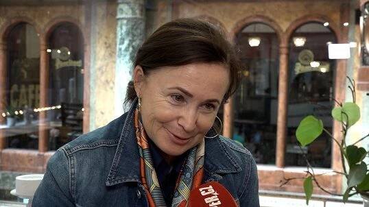 Loni se po 30 letech vrátila k filmu, letos i na obrazovku: Arabela Jana Nagyová chystá v Česku nový seriál - Super.cz
