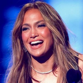 Jennifer Lopez's Ponytail Is Long Enough to See Itself Become the Villain — See Photo
