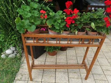 Starý květinový stolek - Starožitnosti