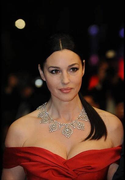 Monica Bellucci à 18 ans: La nymphe italienne, beauté incandescente et naturelle