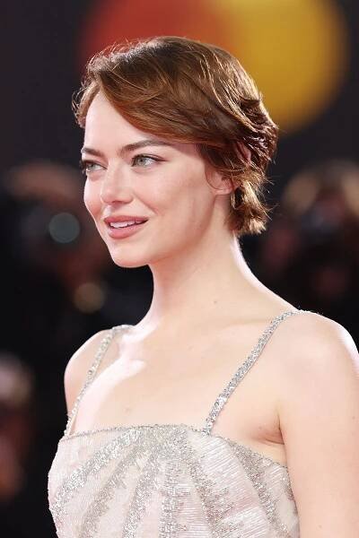 Emma Stone Wore Louis Vuitton To The ‘Bugonia’ Venice Film Festival Premiere. Emma Stone Venice Film Festival 2025, Emma Stone Bugonia premiere, Emma Stone Louis Vuitton, Bugonia Venice red carpet, Emma Stone style, Venice Film Festival fashion