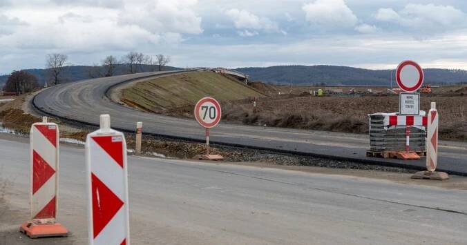 První úsek D49 z Hulína do Holešova se otevře ještě letos. Dálnice má konečně pravomocné stavební povolení