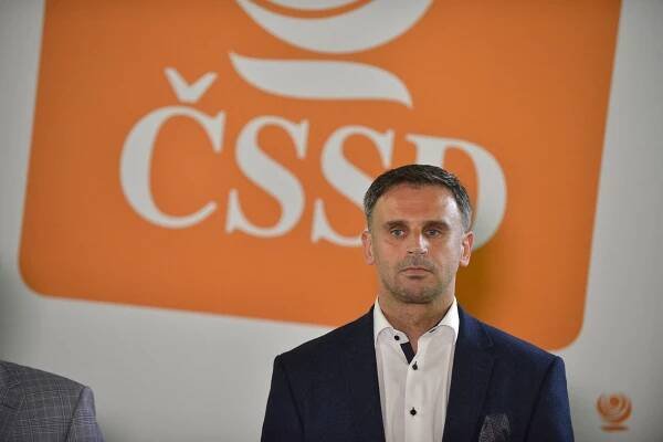 Zimola zůstává předsedou jihočeské ČSSD, vyhrál o třetinu hlasů