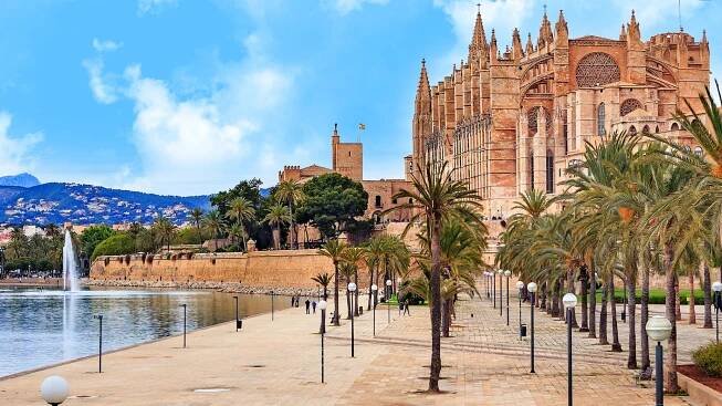 Wie wäre es mit einer sonnigen Auszeit unter spanischem Flair in der hübschen Stadt Palma de Mallorca?