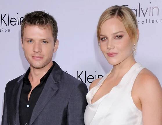 LOS ANGELES, CA - JANUARY 28: Abbie Cornish and Ryan Phillippe arrive at the Calvin Klein Collection and Los Angeles Nomadic Division Present L.A. Arts Month on January 28, 2010 in Los Angeles, California.  (Photo by Gregg DeGuire/FilmMagic)