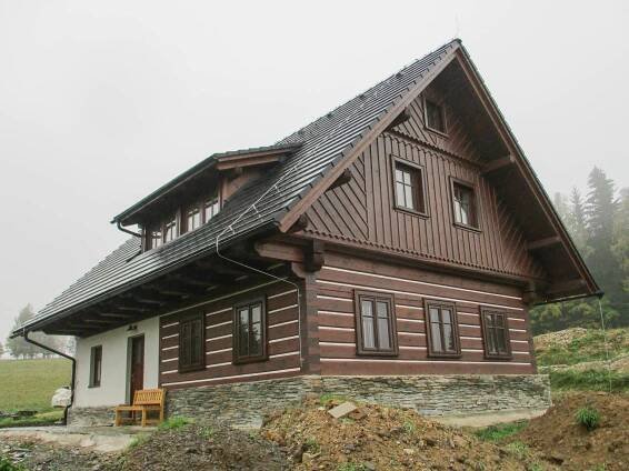 GALERIE – Profesionální tmelení srubů a roubenek