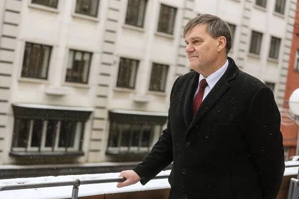 Diplomat Rudolf Jindrák: V našem zájmu je, aby Rusové nevyhráli