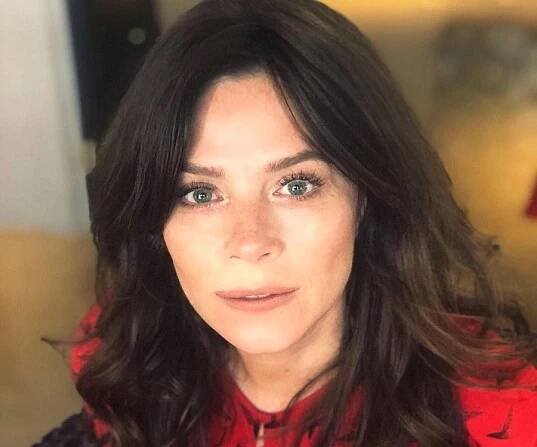 Anna Friel Biography - Facts, Childhood, Family Life & Achievements