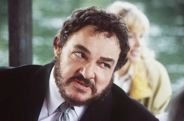 Au Pair aneb Slečna na hlídání - Z filmu - John Rhys-Davies