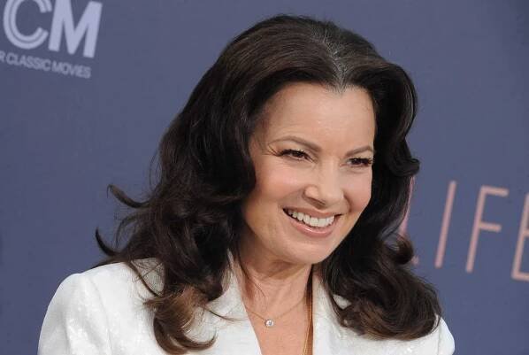 Fran Drescher: Optimistická herečka s velkým účesem a nezaměnitelným hlasem, která překonala mnoho životních výzev - VIPshow