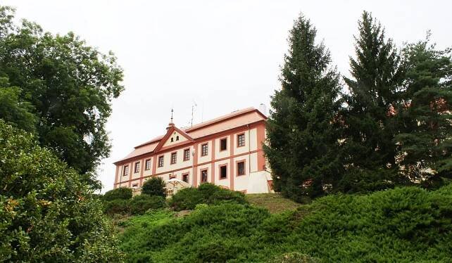 Podnikatel vylákal z tisíců lidí miliardy, soud mu uložil osm let vězení