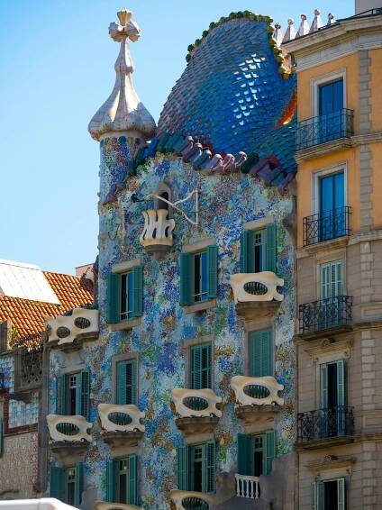 Základová fotografie na téma antoni gaudi, architektura, atrakce, barcelona, budova, casa mila, černobílý, cestování, cestovní