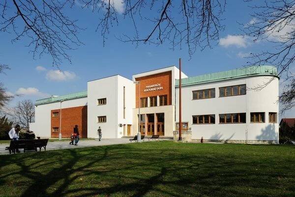 Mělnické kulturní centrum - Masarykův kulturní dům foto 1