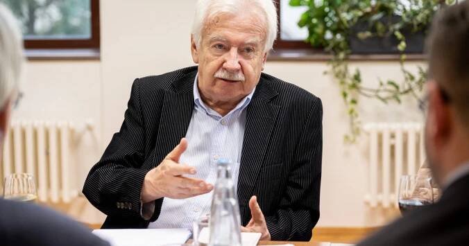 prof. Ing. Richard Hindls, CSc., Dr. h. c.