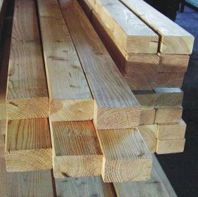 Dřevěné trámy a střešní latě – kompletní vybavení a řezivo pro Vaše střechy
