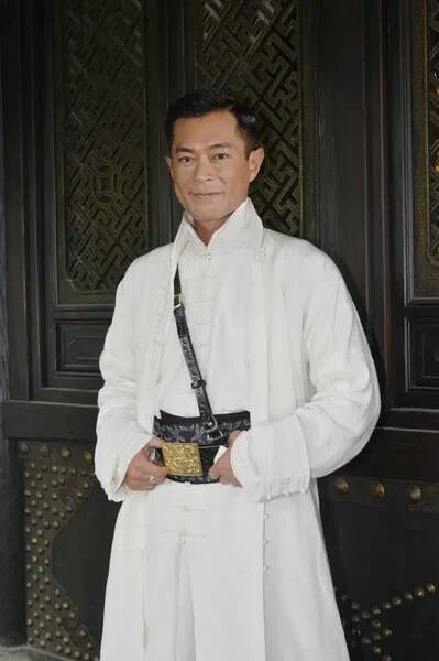 Hongkongský herec Louis Koo představuje během photocall pro jeho film "Smrtící výdeje" v Shaoxing city, provincie Zhejiang východní Číny, 17 červen 2015. — Stock obrázek