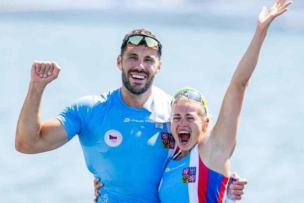Dostál pojede na MS finále na singlu i v mixu, nezaváhal ani další olympijský vítěz Fuksa