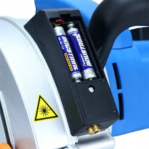 SADA ELEKTRICKÝCH BRÁZDIČEK NA BETONU LASER KUFR KOTOUČE BLACK Maximální výkon 3100 W