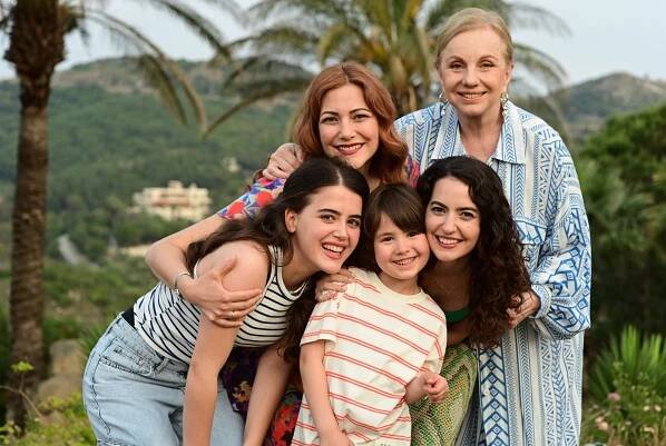 Nehir Gökdemir, Bengü Ergin, Emir Kaan Özkan, Ezgi Şenler - Üvey Anne - Episode 1 - Z natáčení