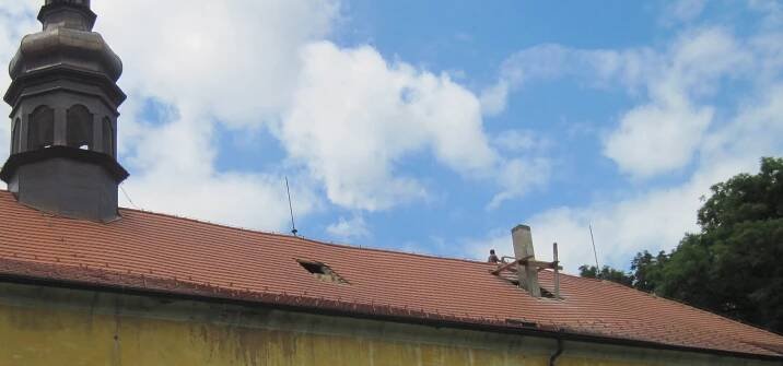 Opravy v hájeckém klášteře – Františkánský klášter v Hájku