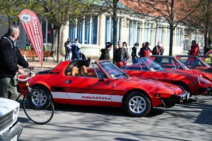 Na Poděbradské kolonádě se uskutečnilo již 23. setkání italských aut.