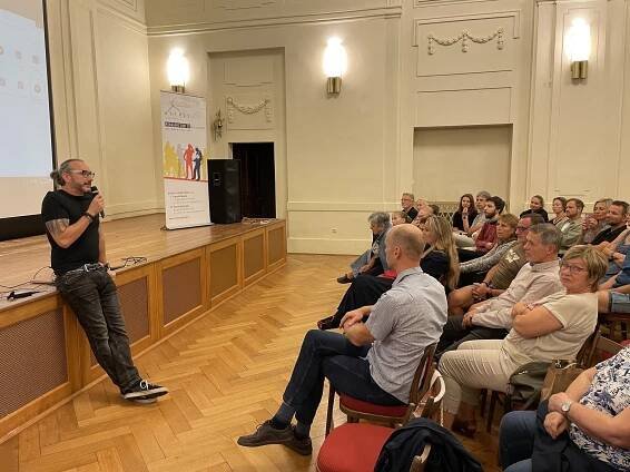 Jakub Szántó hovořil v Benešově o Abrahámovi i o surfařích v Gaze