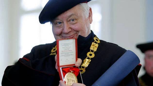 Oleg Tabakov byl oceněn čestným doktorátem