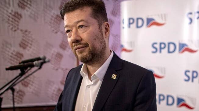 Vysává Okamura peníze SPD? Miliony za kampaň skončily u spolustraníka