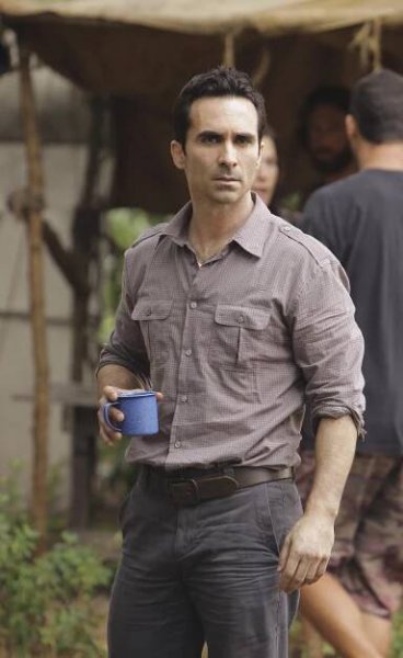 Nestor Carbonell in Ztraceni (2004)