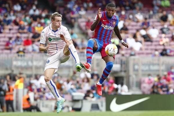 Jankto poprvé v základu, Getafe podlehlo v Barceloně. Už i Atlético ztratilo