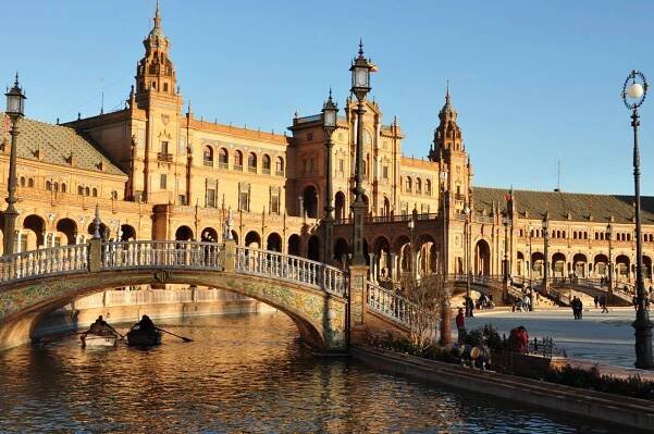 SEVILLA TOURIST GUIDE - Duquesa Sevilla 