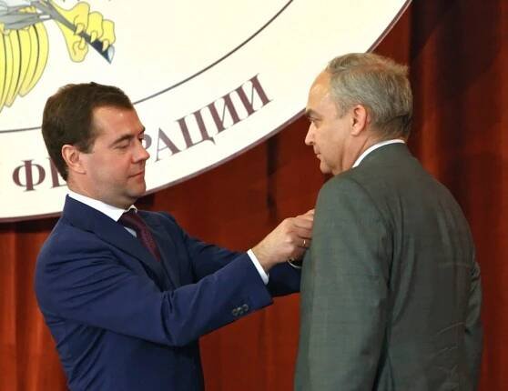 English: Russian President Dmitry Medvedev bestows state awards on Russia's diplomats Русский: Президент РФ Д.Медведев вручил госнаграды российским дипломатам