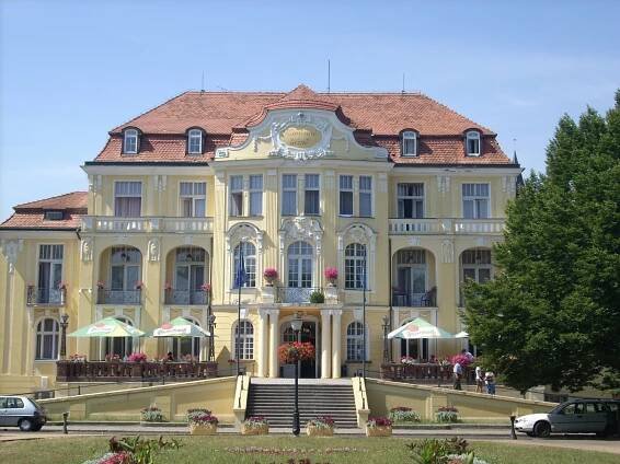 Teplice Lázně : Fotogalerie Kamenné lázně Teplice v Čechách : Lázně teplice v čechách patří v evropě k nejstarším lázním