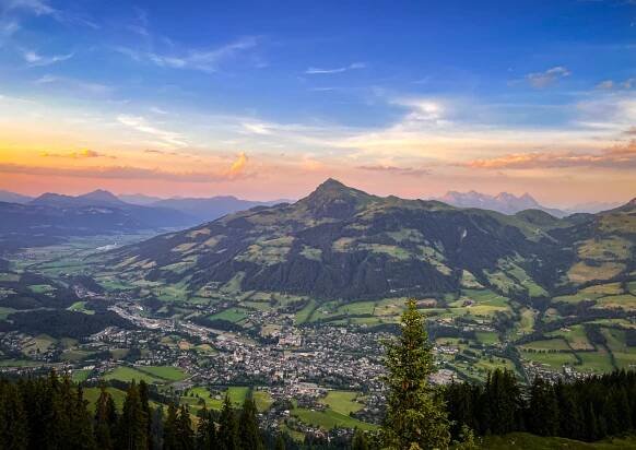 Kitzbühel – s dětmi, s celopérem nebo s golfovými holemi | JenŽeny.cz