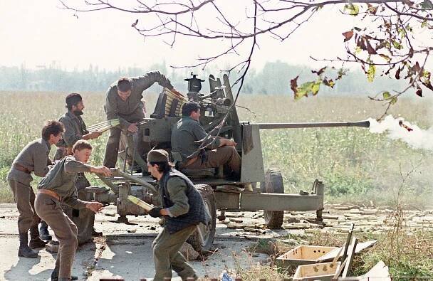 Město se proměnilo v hromadu suti. Bitva Srbů a Chorvatů o Vukovar skončila masakrem