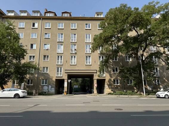 Prodej garáže 20 m² Pod Kaštany, Brno | Reality.iDNES.cz 