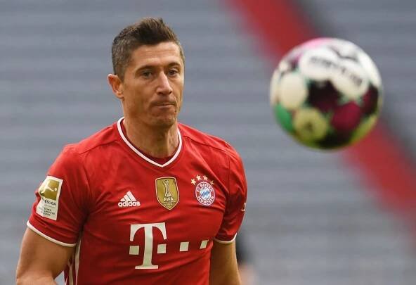 Bayern rozdrtil Kolín, Lipsko předvedlo velký obrat a Schalke se přiblížilo sestupu