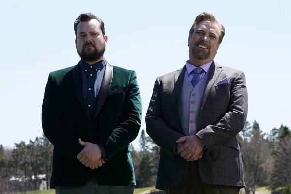 Kristian Bruun, Patrick McKenna - Carter - Harley Gets a Hole in One - Z filmu