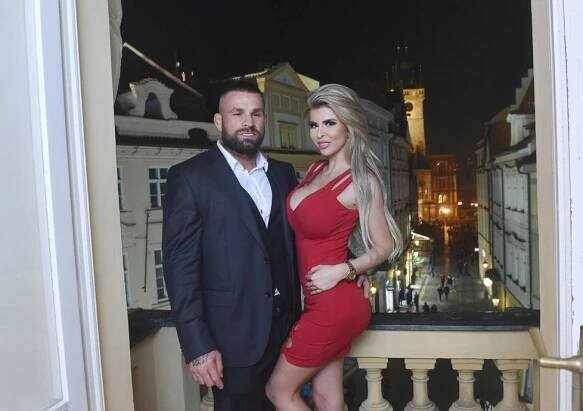 Terminátor Vémola a jeho krásná Lela: Povolení na srnku rozhodně máme!