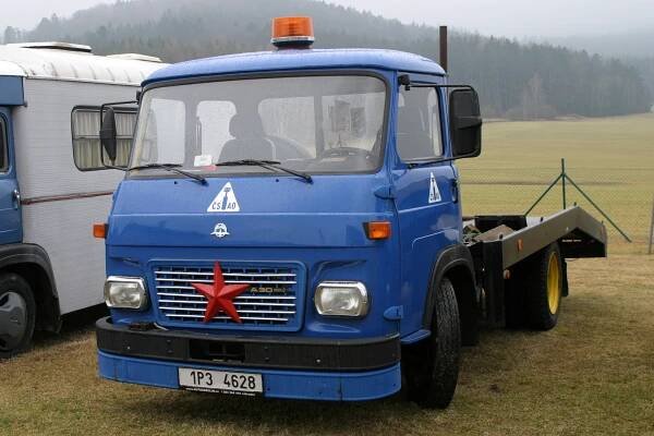 Vyzkoušel jsem si starou dobrou Avii na vlastní kůži. Jak se mi jezdilo s autem, které u nás zná snad každý
