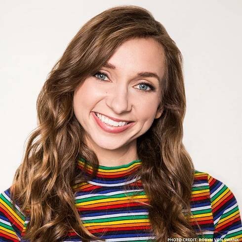 DAT Lauren Lapkus portrait