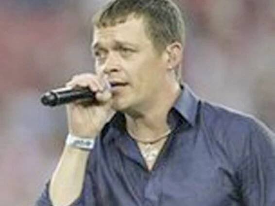 3 Doors Down frontman ties the knot
