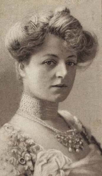 Adele Ritchie