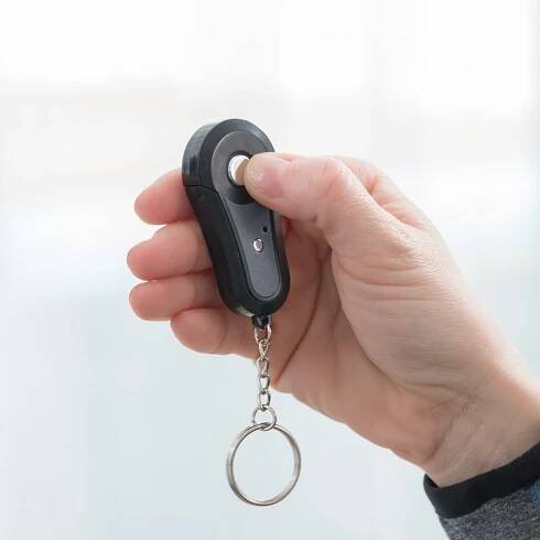 Set vyhledávače klíčů a 2 přívěsků InnovaGoods Okkey