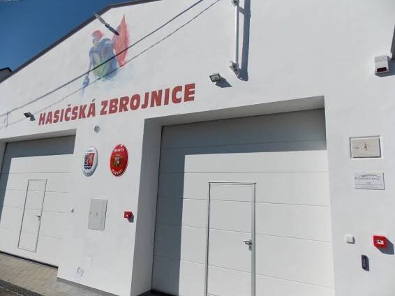 Předání hasičské zbrojnice ve Ždírci 2014 - Oficiální stránky obce Ždírec