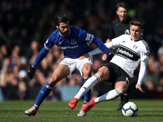 Andre Gomes, left, during Everton's defeat by Fulham